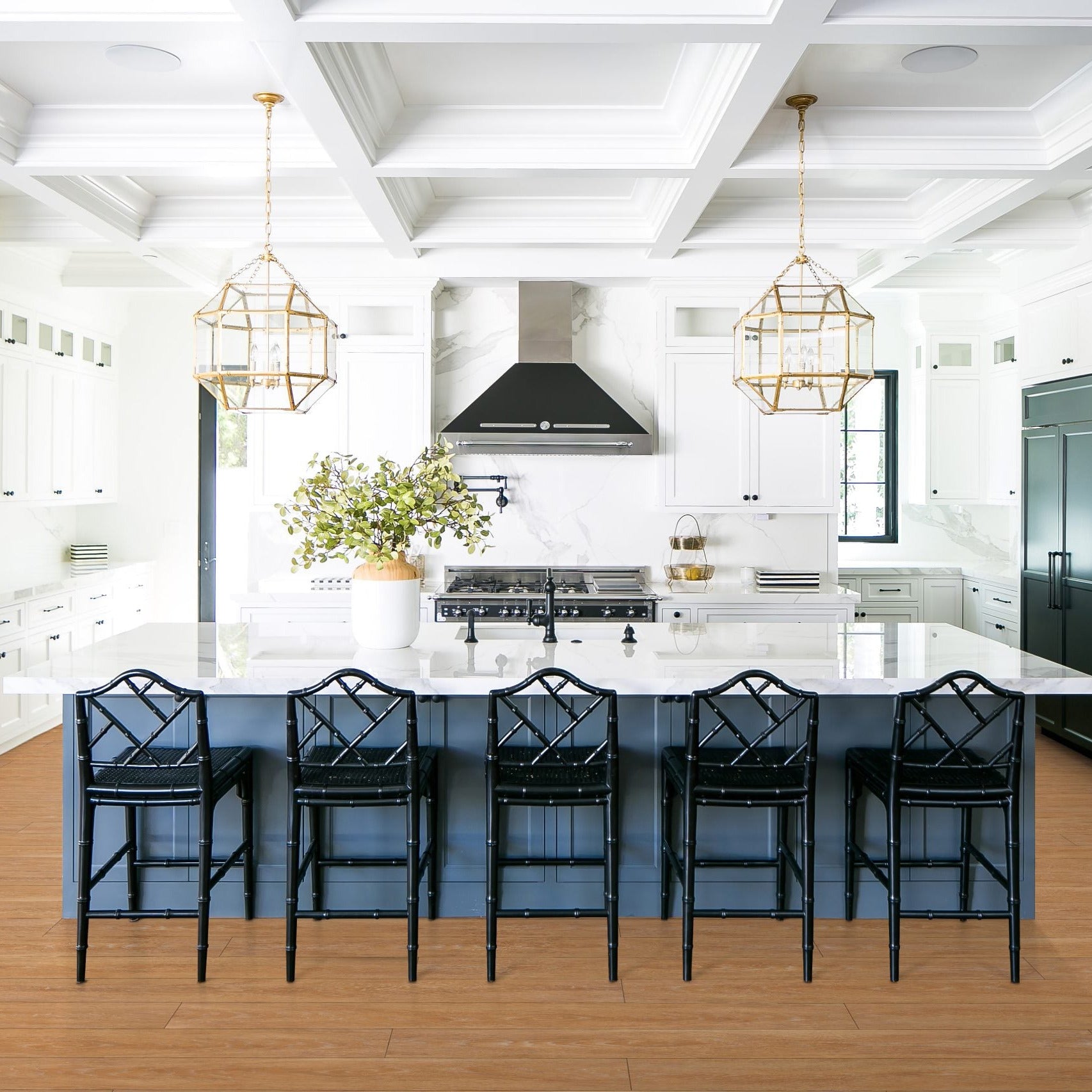 Vinyl Flooring VInyl Deluxe Classic Collection San Tropez Color Kitchen room scene